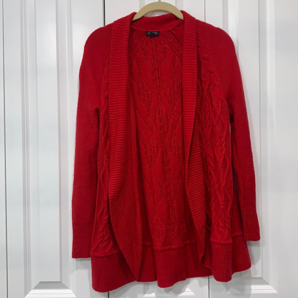 Red cardigan (Lamb’s Wool)